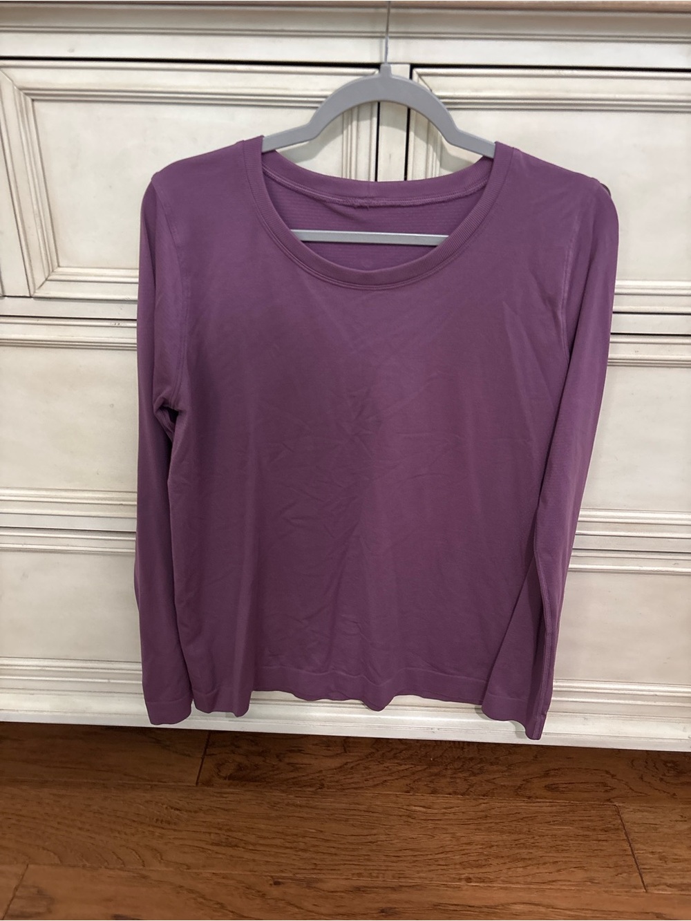 lululemon athletica Long-Sleeve Relaxed Swiftly - size 10